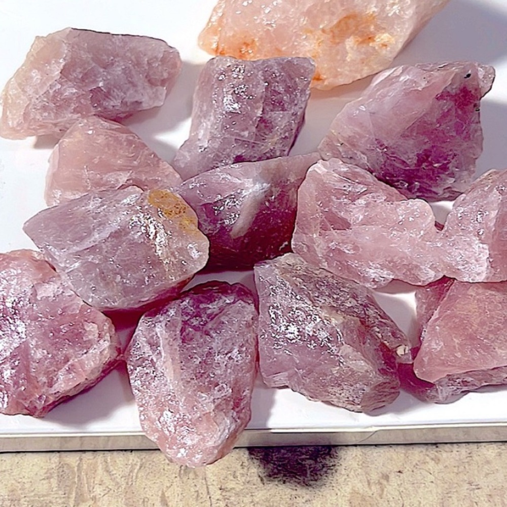 Raw Lavender Rose Quartz 💕 💗 incredibly unique & gorgeous